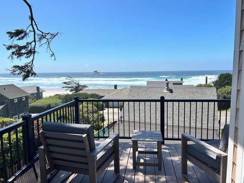 Upper Deck - Full Ocean & Mountain Views