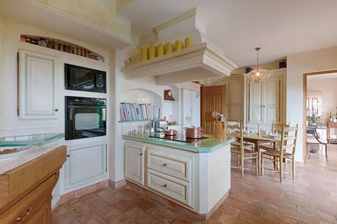 If you and your friends enjoy cooking, as we do, this is the kitchen for you.