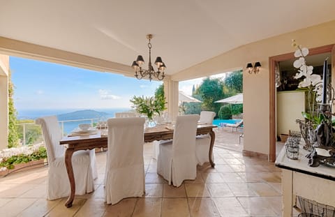 Dining table seats 8, and has spectacular views for summer lunches & fireworks.