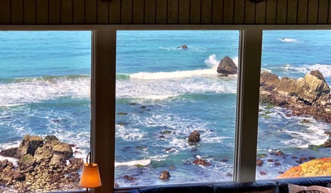 Up close ocean everywhere.