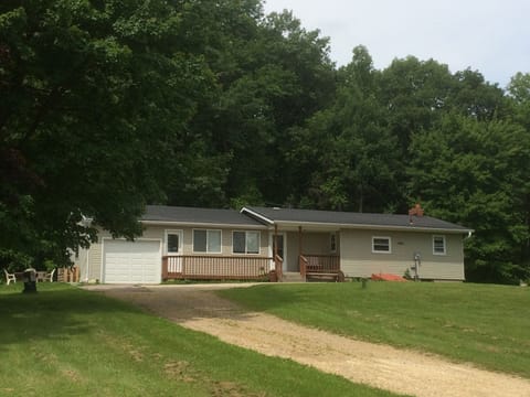 Large yard & attached deck 