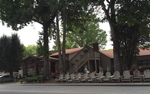 Famous Betty's Country Store