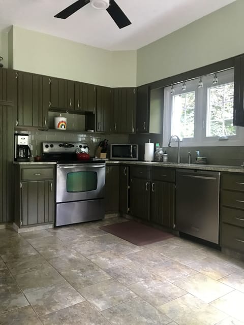 Kitchen with everything you need to prepare & serve delicious meals.