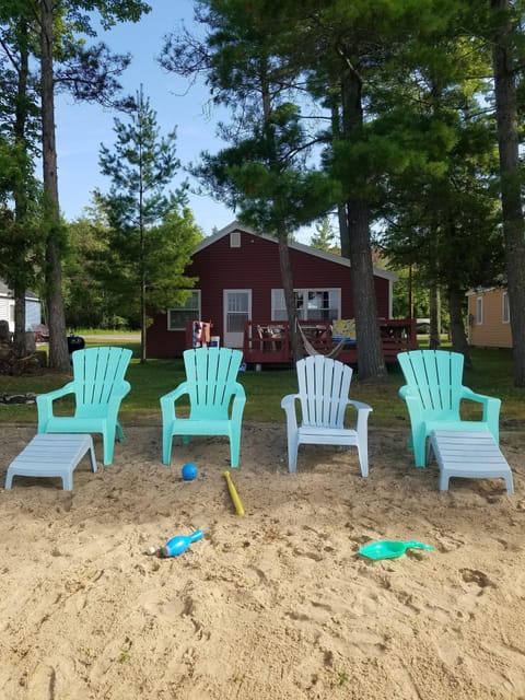 Plenty of space to put your toes in the sand...