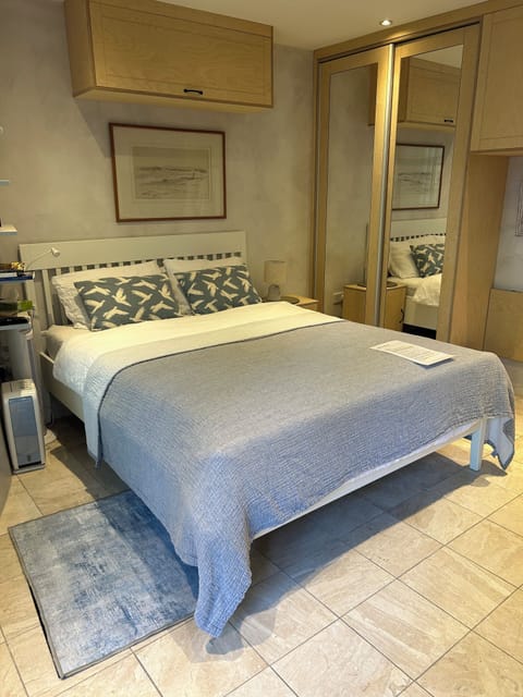 New King size bed