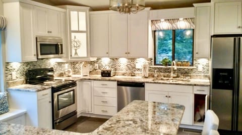 Fully equipped kitchen, ready to prepare meals for family & friends.