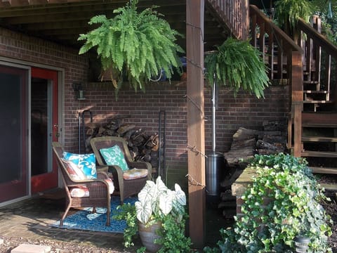 Separate entrance into apartment