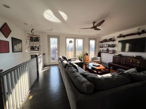 Full top floor for hanging out. 