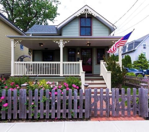Circa 1879 completely renovated Victorian home