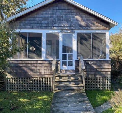 199 Cottage with screened in porch