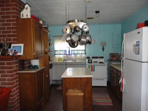 Fully equipped kitchen.
NEW washer/dryer and di
NEW microwave!
 NEW  coffeemaker