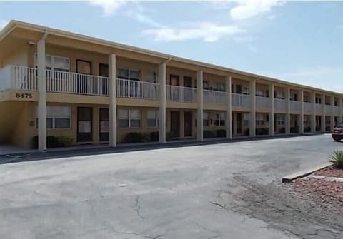 Unit 22 is on the 2nd floor with balcony view of Ocean and Sunset beach.