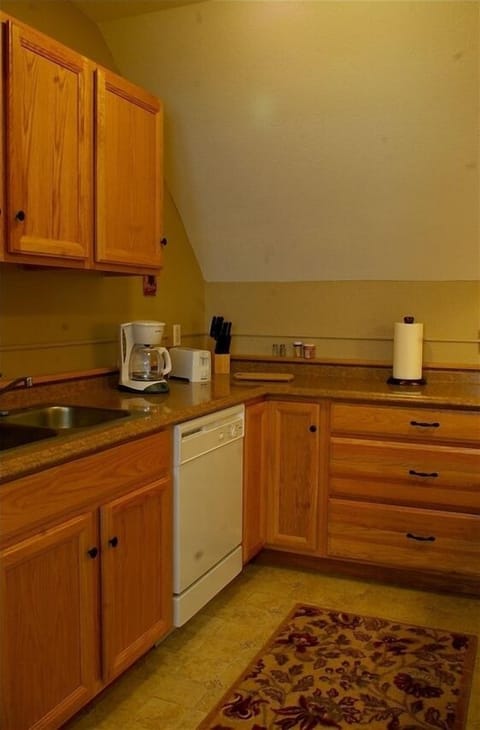 suite 2 full kitchen