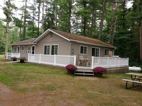 Cabin on Long Lake - 1000 sq feet with 3 bedrooms and 2 bathrooms.