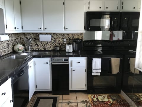 Kitchen with all appliances