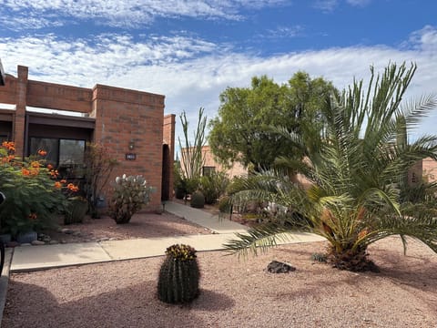  vVew of the front of the Casita.