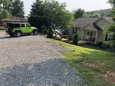 Parking for up to 5 cars