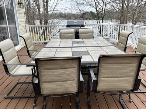 Plenty of outdoor seating for waterfront dining