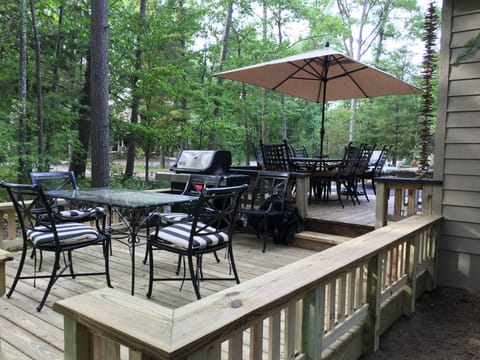 2 level deck with outdoor dining for 12