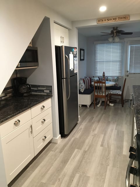 Kitchen/breakfast nook