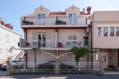View of the house from the street