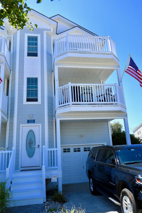 Front View of house - Keyless/Keypad entry