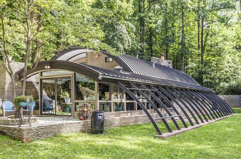 House was built in 1948-49 by famed architect James W. Fitzgibbon.