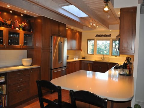 Our guests love on our well equipped kitchen, including the great cookbooks!