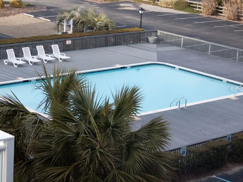Windjammer has the largest pool on the island!