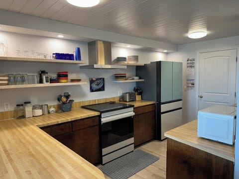 Brand new 2025 top-of-the-line Samsung Bespoke appliances with induction cooktop