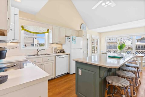 Fully stocked kitchen, Keurig and drip coffee makers