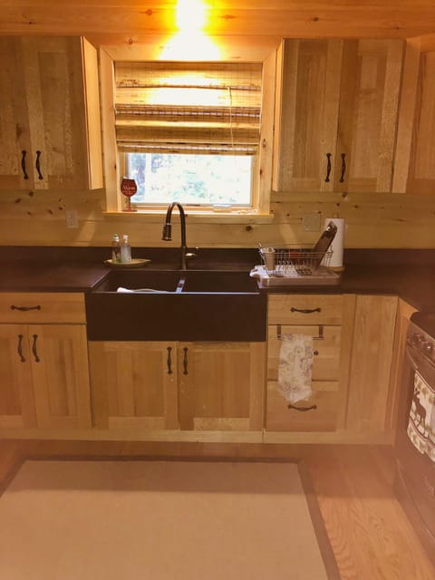 Apron sink with Soapstone Countertops