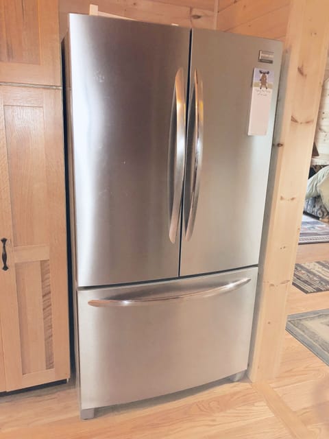 stainless steel french door refrigerator- no ice maker