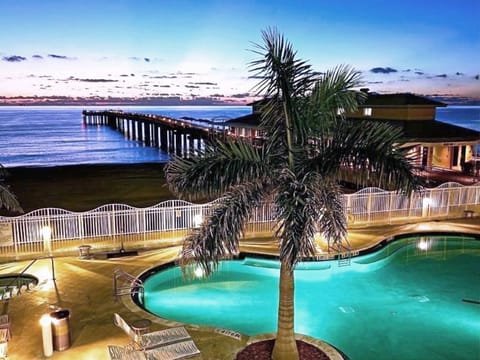 La Perla beachfront Pool and whirlpool SPA