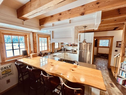 9’ pine slab penninsula