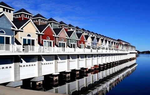 Harbor Villas - "Birdhouses" overlooking Carnegie Bay