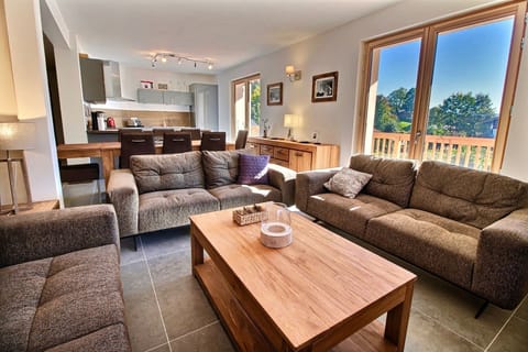 Séjour lumineux et aéré avec une vue imprenable sur le sud