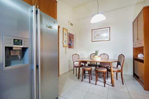 Second dining area in the kitchen