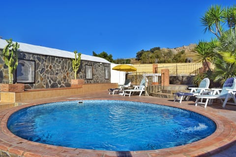 RELAX BY YOUR OWN PRIVATE POOL 
