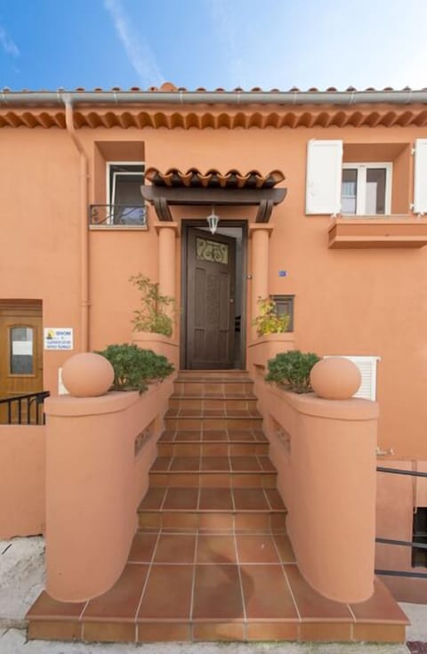 Welcome to Clos Fleuri