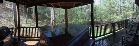 Covered hot tub with views for miles
