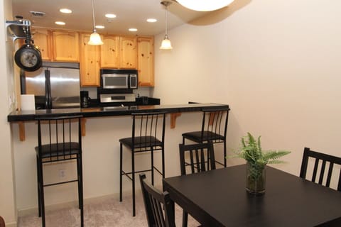 Dining Area & Kitchen