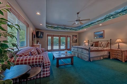 Kaweah Gem-  one of two spacious suites
