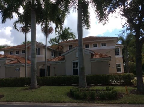Mariposa Condo in Heavenly Southwest Florida…Ground Floor Unit with 2-car garage