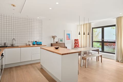 Kitchen dining area