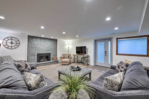 Cottonwood Heights Vacation Rental | 2BR | 2BA | 2,000 Sq Ft | Stairs Required