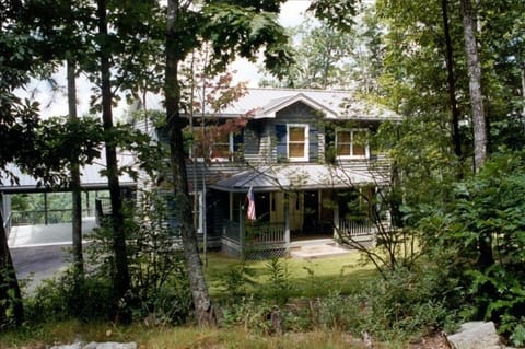 Custom built vacation home at 4000 feet in the beautiful Blue Ridge Mountains.