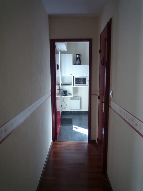 On the edge of the Marcel Proust promenade, large south-facing T2, 700 m from the casino. Apartment in Cabourg