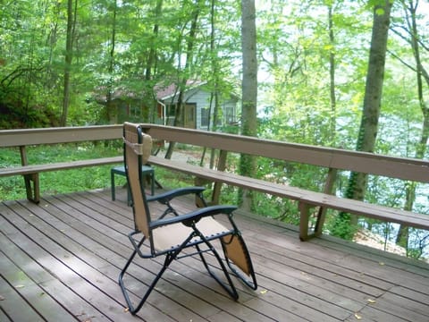 Front Deck Overlooks Lake