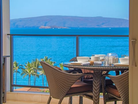 Enjoy Outdoor Dining BBQ Spacious Terrace Lounge Seating and Stunning Views!